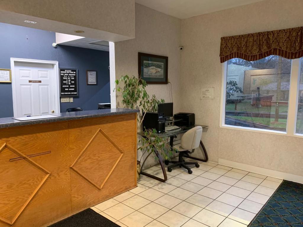 Motel Governors 2*